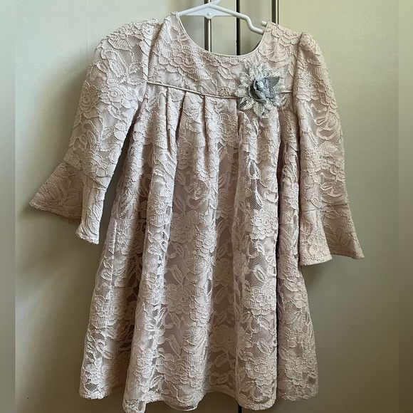 Laura Ashley barely Pink Bell Sleeve Lace vintage style Dress, 4, MSRP $68 - Picture 4 of 12